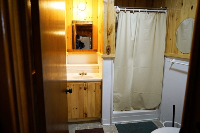 How to Spruce up your Cabin with Rustic Bathroom Décor – Wild Wings